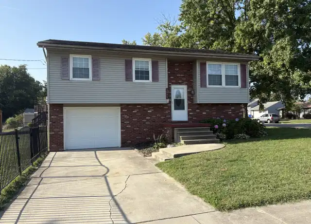 Property at 3805 E Fitzgerald Rd, Decatur, IL, 62521, 3 beds, 2 baths, [object Object]
