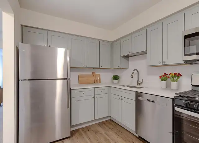 Photo of 705 S Milwaukee Ave, Libertyville, IL 60048