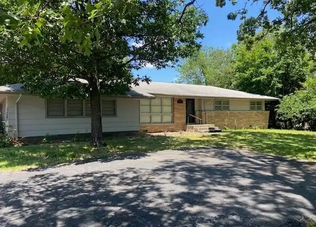 Property at 2605 W 32nd St, Joplin, MO, 64804, 3 beds, 1.5 baths, [object Object]