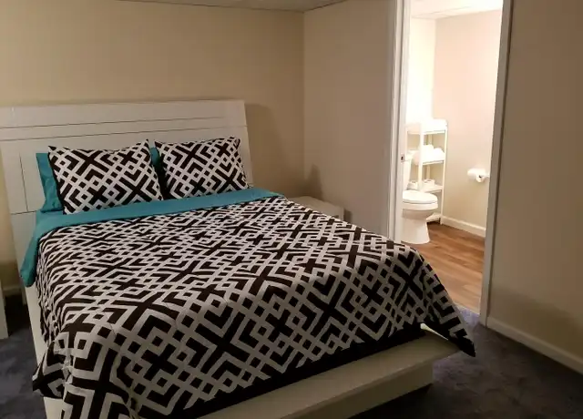Property at 200 N 2nd St, Dillsburg, PA, 17019, 1 bed, 1 bath, [object Object]
