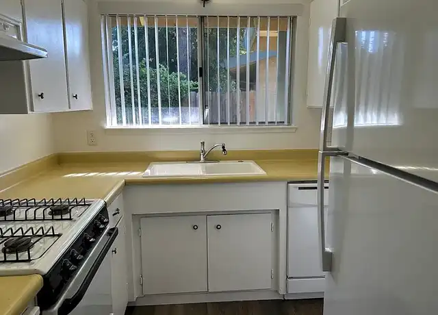 Property at Claremont Gardens - 820 N Lower Sacramento Rd, Lodi, CA, 95242, 2 beds, 1 bath, [object Object]