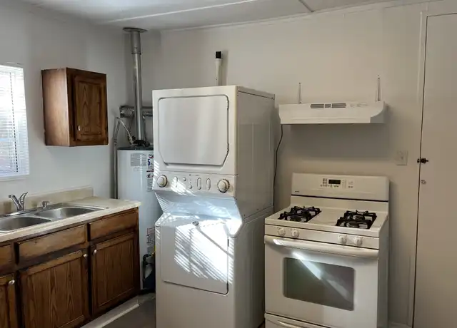 Property at 220 Princeton Dr SE Unit B, Albuquerque, NM, 87106, 2 beds, 1 bath, [object Object]