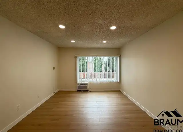 Property at 5461 Kester Ave, Sherman Oaks, CA, 91411, 1 bed, 1 bath, [object Object]