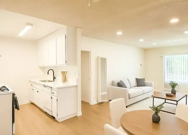 Property at 5461 Kester Ave, Sherman Oaks, CA, 91411, 1 bed, 1 bath, [object Object]