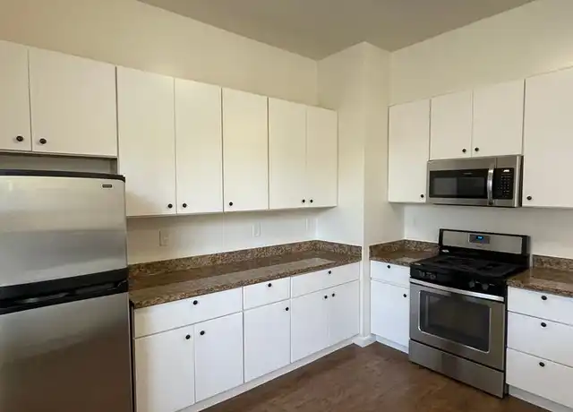 Property at 1695 8th St Unit 1695 Upper, Oakland, CA, 94607, 3 beds, 2 baths, [object Object]