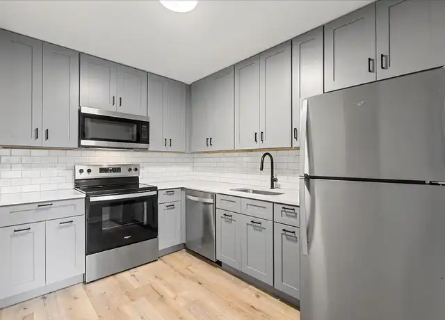 Property at Maple Grove Apartments - 300 W Maple Ave, Mundelein, IL, 60060, 2 beds, 1-1.5 bath, [object Object]