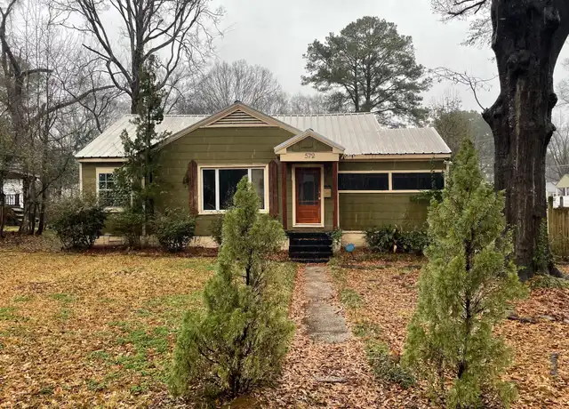 Property at 572 Robinhood Rd, Jackson, MS, 39206, 3 beds, 2 baths, [object Object]