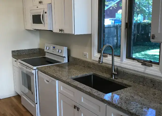 Property at 2502 Green Bay Rd Unit 2502, Highland Park, IL, 60035, 3 beds, 2.5 baths, [object Object]