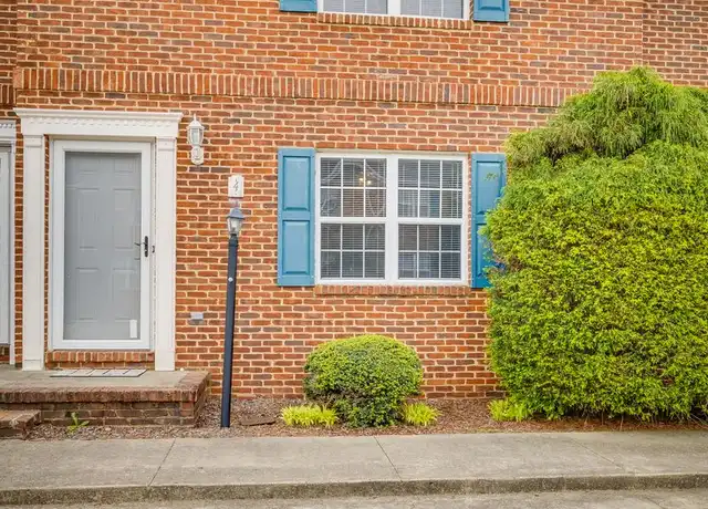 Property at 4 Lexington Ct Unit 4, Johnson City, TN, 37615, 2 beds, 1.5 baths, [object Object]