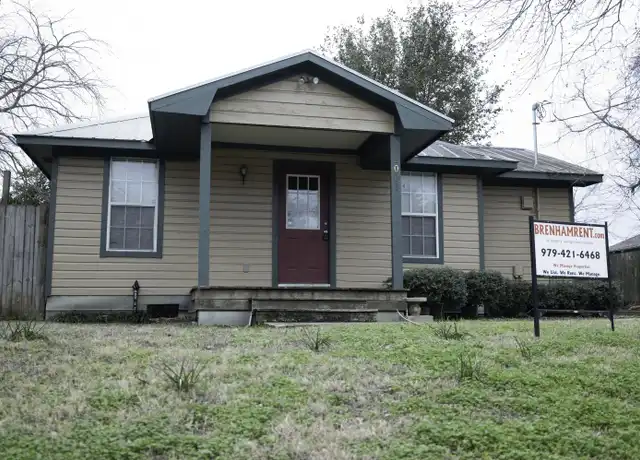 Property at 1002 Garrett St, Brenham, TX, 77833, 3 beds, 2 baths, [object Object]