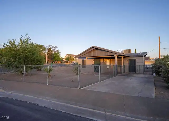Property at 211 Kansas Ave, Henderson, NV, 89015, 3 beds, 1 bath, [object Object]
