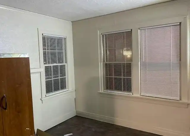 Property at 1609 SW 9th St, Lawton, OK, 73501, 4 beds, 2 baths, [object Object]