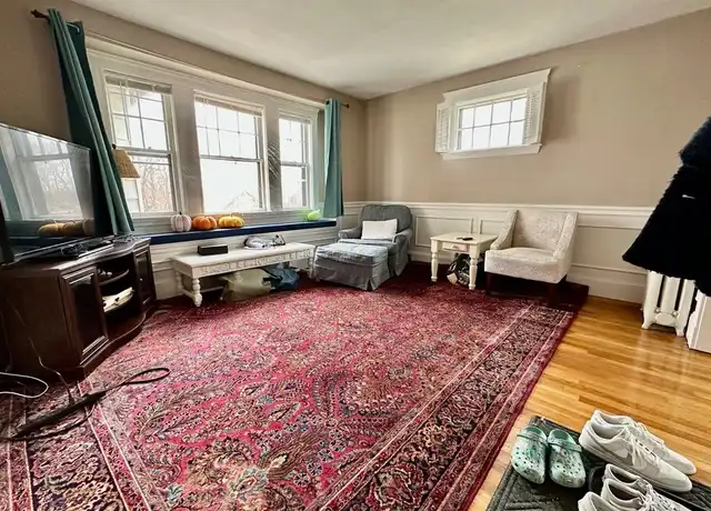 Property at 102 Bennett St Unit 2, Boston, MA, 02135, 3 beds, 1 bath, [object Object]