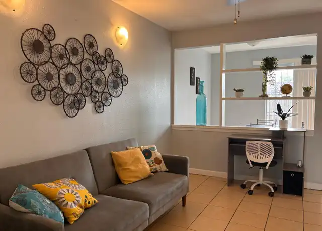 Property at 2428 Upas Ave, McAllen, TX, 78501, 2 beds, 1 bath, [object Object]