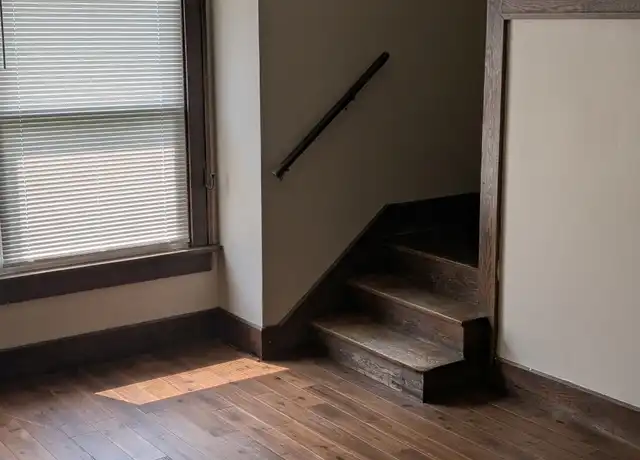 Property at 14 E Kelso Rd Unit 14, Columbus, OH, 43202, 3 beds, 1 bath, [object Object]