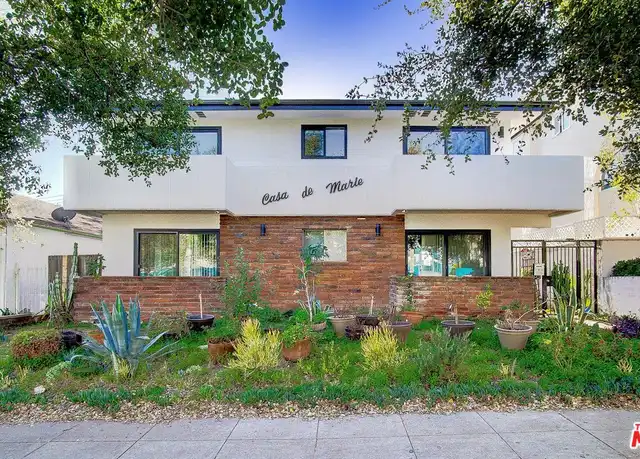 Property at 722 Lincoln Blvd Unit 3, Santa Monica, CA, 90402, 2 beds, 2 baths, [object Object]