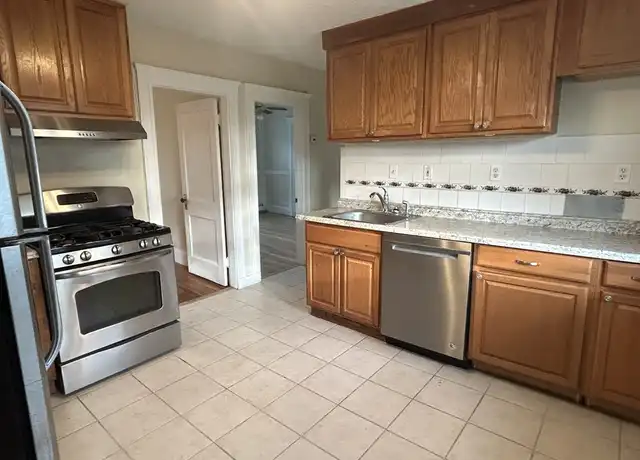 Property at 31 Harvard St Unit 2, Medford, MA, 02155, 4 beds, 1 bath, [object Object]