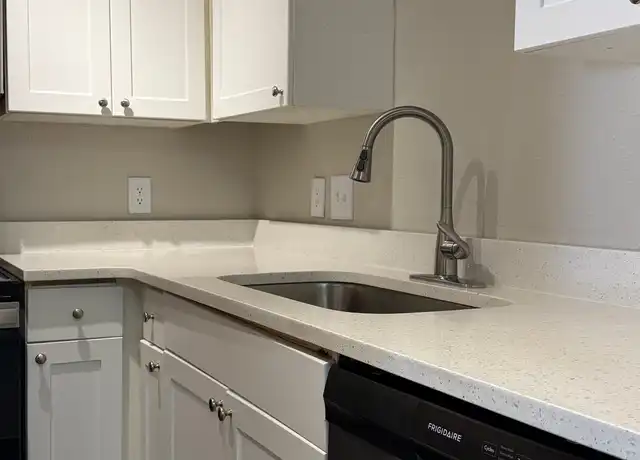 Property at 37 Hamiltons Harbor Dr #609, Clover, SC, 29710, 1 bed, 1 bath, [object Object]