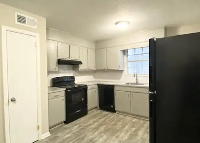Property at 124 Dabbs Ave Unit 130-A, Hueytown, AL, 35023, 2 beds, 1 bath, [object Object]
