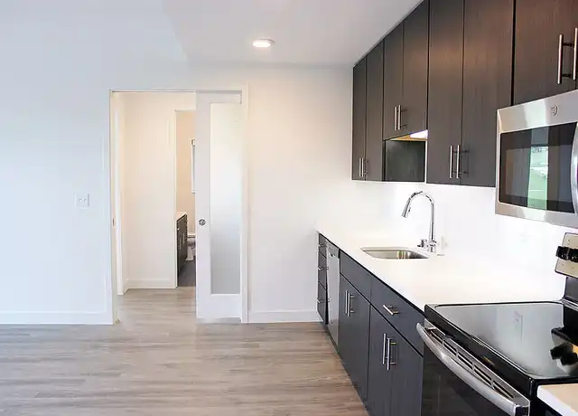 Property at Nine10@Land Place - 910 E Land Pl, Milwaukee, WI, 53202, 1-2 bed, 1-2 bath, [object Object]