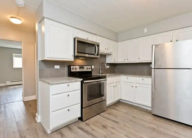 Property at 127 Franklin St Unit F8, Waukegan, IL, 60085, 2 beds, 1 bath, [object Object]
