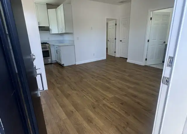 Property at 13611 Crewe St, Van Nuys, CA, 91405, 1 bed, 1 bath, [object Object]