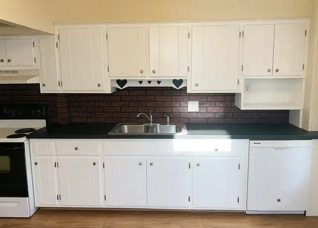 Property at 513 Weidman St Apt 2, Lebanon, PA, 17046, 3 beds, 1 bath, [object Object]