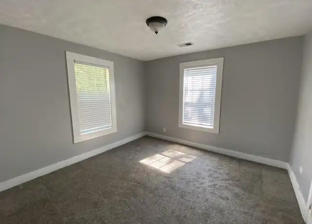 Property at 1615 S College St, Covington, TN, 38019, 2 beds, 1.5 baths, [object Object]