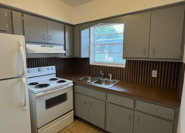 Property at 2817 Van Buren St Unit 6, Hollywood, FL, 33020, 1 bed, 1 bath, [object Object]