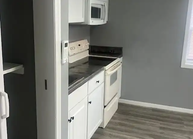 Property at 359 S Main St Unit 6, Frankfort, IN, 46041, 1 bed, 1 bath, [object Object]
