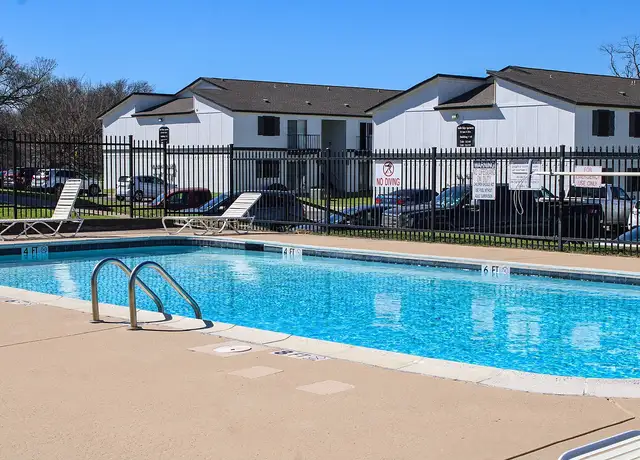Photo of 711 Santa Fe Dr, Weatherford, TX 76086