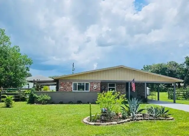 Property at 8 Silver Way, Ocala, FL, 34472, 3 beds, 2 baths, [object Object]