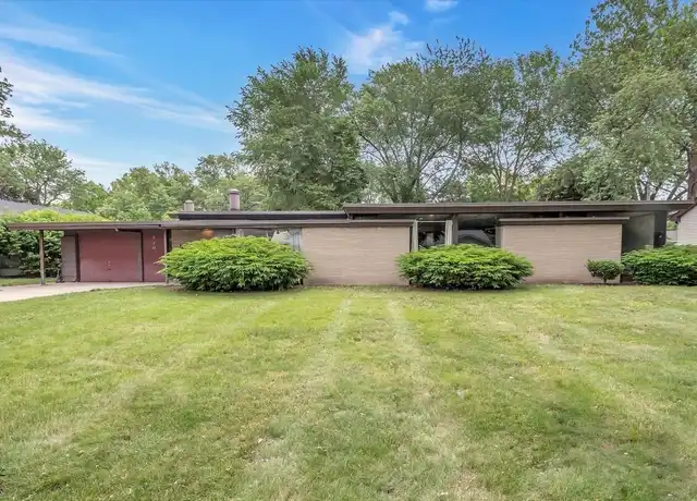 Property at 330 S Rosedale Ave, Aurora, IL, 60506, 4 beds, 2.5 baths, [object Object]