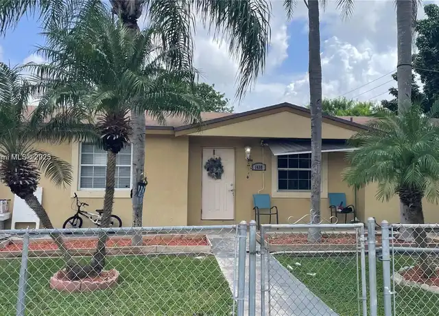 Property at 14301 SW 289th St, Homestead, FL, 33033, 5 beds, 2 baths, [object Object]