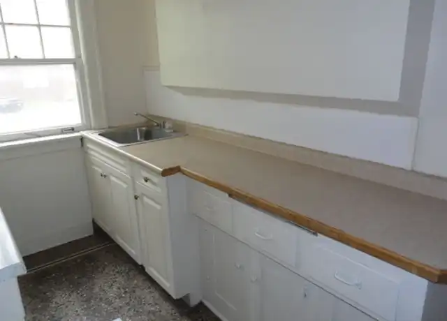 Property at 308 1st St Unit 7, Jackson, MI, 49201, 1 bed, 1 bath, [object Object]