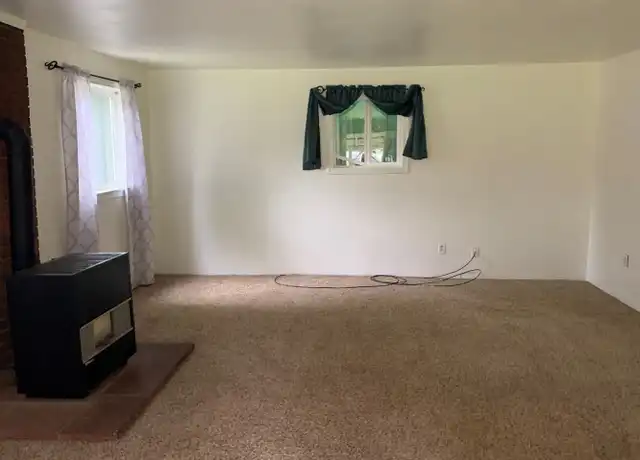 Property at 3820 Melrose Rd, Roseburg, OR, 97471, 2 beds, 1 bath, [object Object]