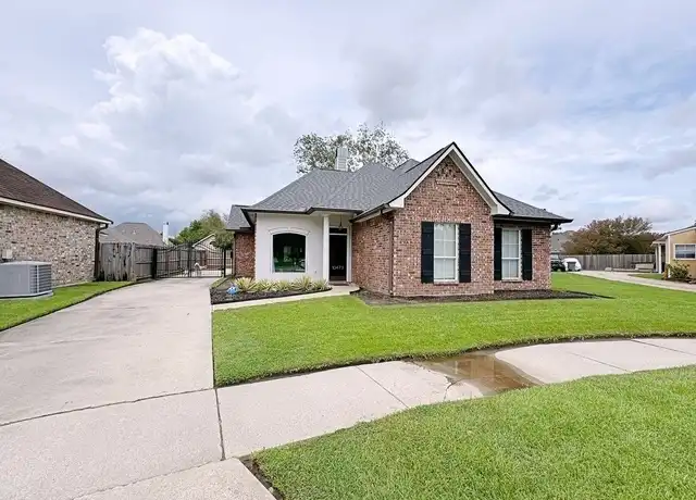 Property at 10473 Springwind Ct, Baton Rouge, LA, 70810, 3 beds, 2 baths, [object Object]