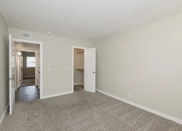 Photo of 930 S Boulevard, Edmond, OK 73034