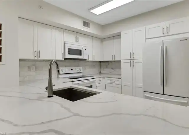 Property at 1220 Wildwood Lakes Blvd #108, Naples, FL, 34104, 3 beds, 2 baths, [object Object]