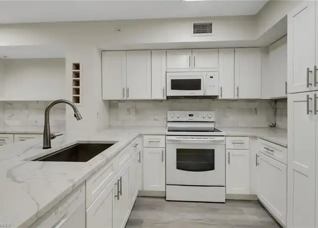 Property at 1220 Wildwood Lakes Blvd #108, Naples, FL, 34104, 3 beds, 2 baths, [object Object]
