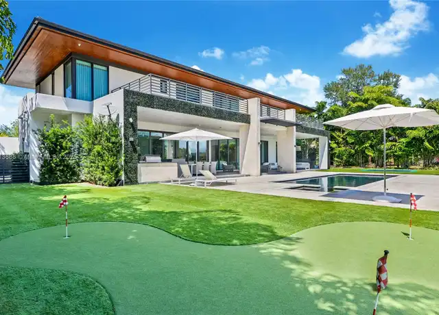 Property at 7210 S Prestwick Pl Unit 7210, Miami Lakes, FL, 33014, 6 beds, 7.5 baths, [object Object]