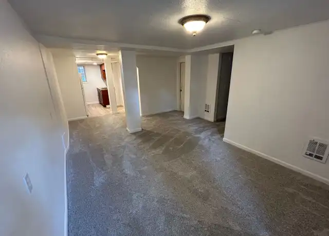 Property at 927 S Adams St Apt 6, Spokane, WA, 99204, 2 beds, 1 bath, [object Object]
