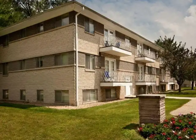 Property at Maxwell Terrace - 902 S Maxwell Ter, Bloomington, IN, 47401, 1-2 bed, 1 bath, [object Object]