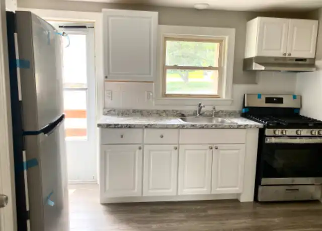 Property at 252 Hill St Unit 2, Norwood, MA, 02062, 2 beds, 1 bath, [object Object]