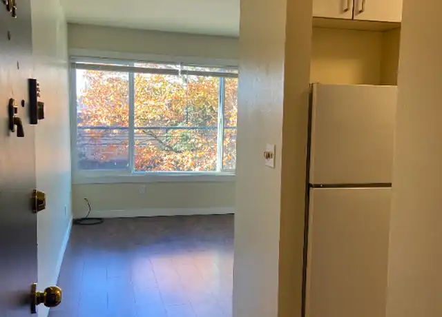 Property at 1401 E Harrison St Unit 204, Seattle, WA, 98112, 1 bed, 1 bath, [object Object]