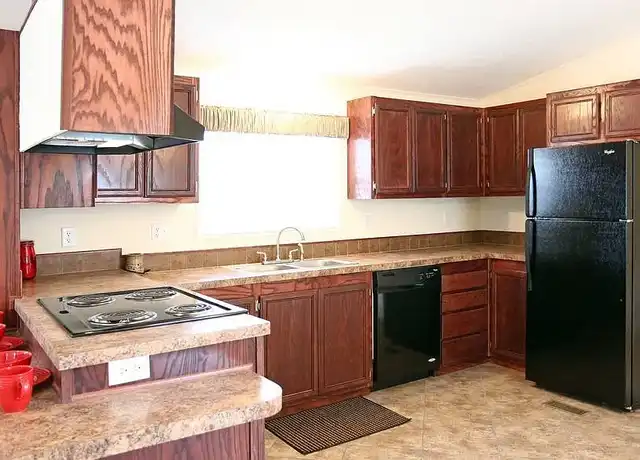 Property at Kingswood Estates - 2323 Bellwood Dr, Grand Island, NE, 68801, 2-3 beds, 2 baths, [object Object]