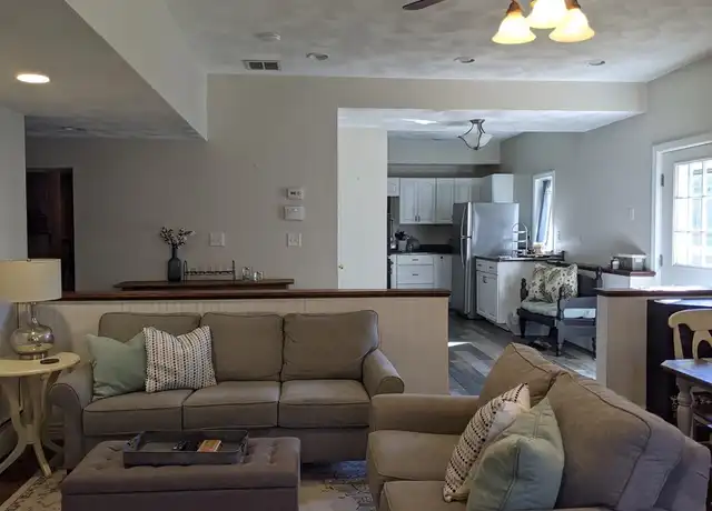Property at 38 Beaverbrook Rd Unit 1, Burlington, MA, 01803, 1 bed, 1 bath, [object Object]