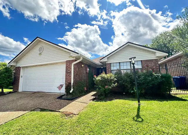Property at 7846 Millicent Cir, Shreveport, LA, 71105, 3 beds, 2 baths, [object Object]