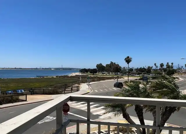 Property at 3833 Lamont St Unit 2G, San Diego, CA, 92109, 2 beds, 2 baths, [object Object]