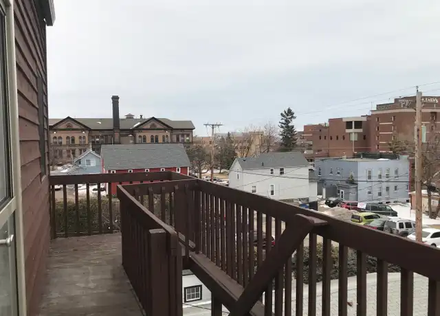 Property at 812 E 3rd St Unit 810 1/2 (upper rear), Duluth, MN, 55805, 2 beds, 1 bath, [object Object]